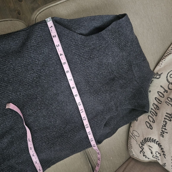 Aritzia WILFRED Gray Sleeveless Open Sweater Cardigan Vest Long Line 100% Wool - Picture 16 of 16